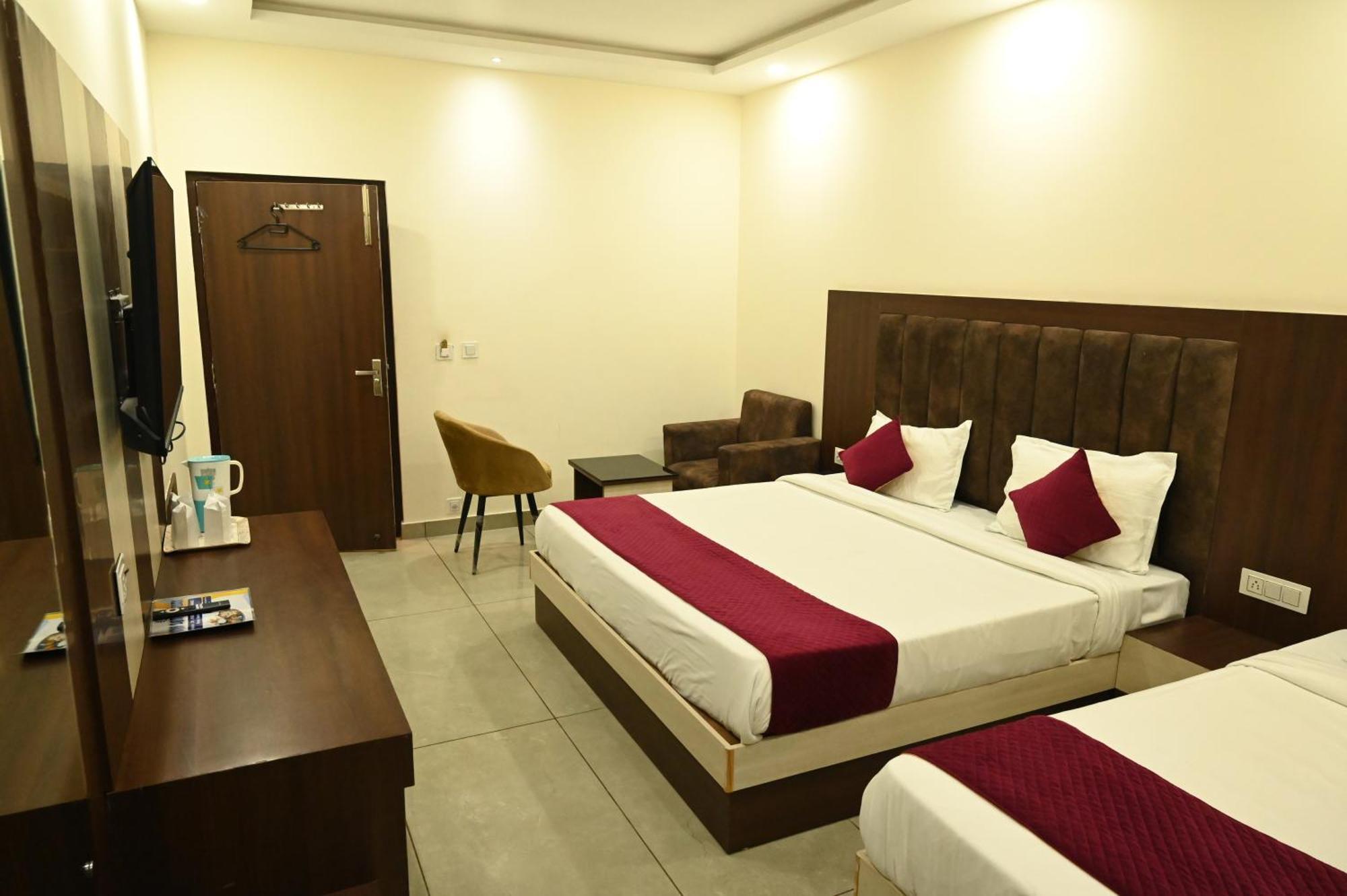 Satya Residency Hotel Katra  Luaran gambar