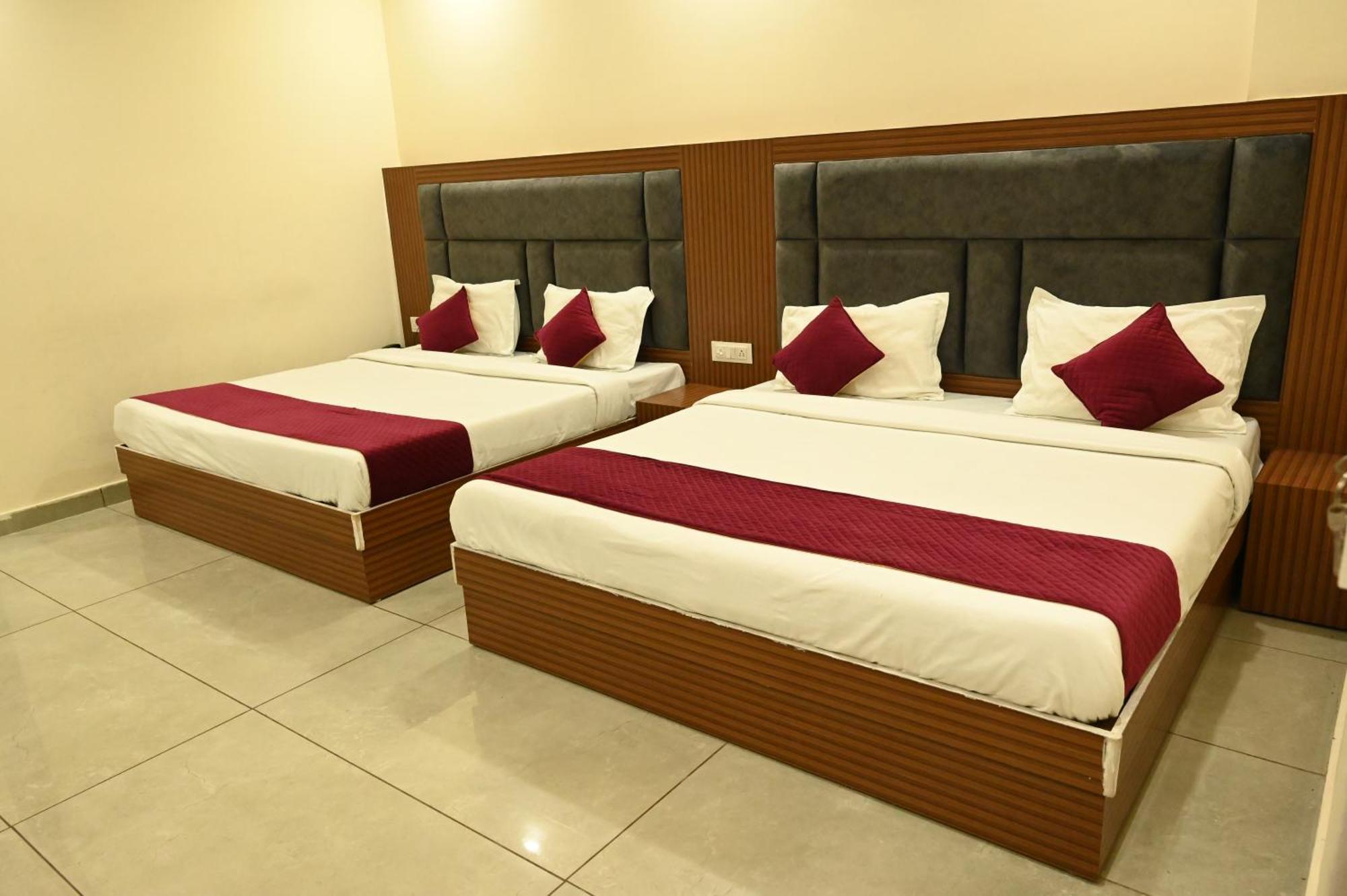 Satya Residency Hotel Katra  Luaran gambar